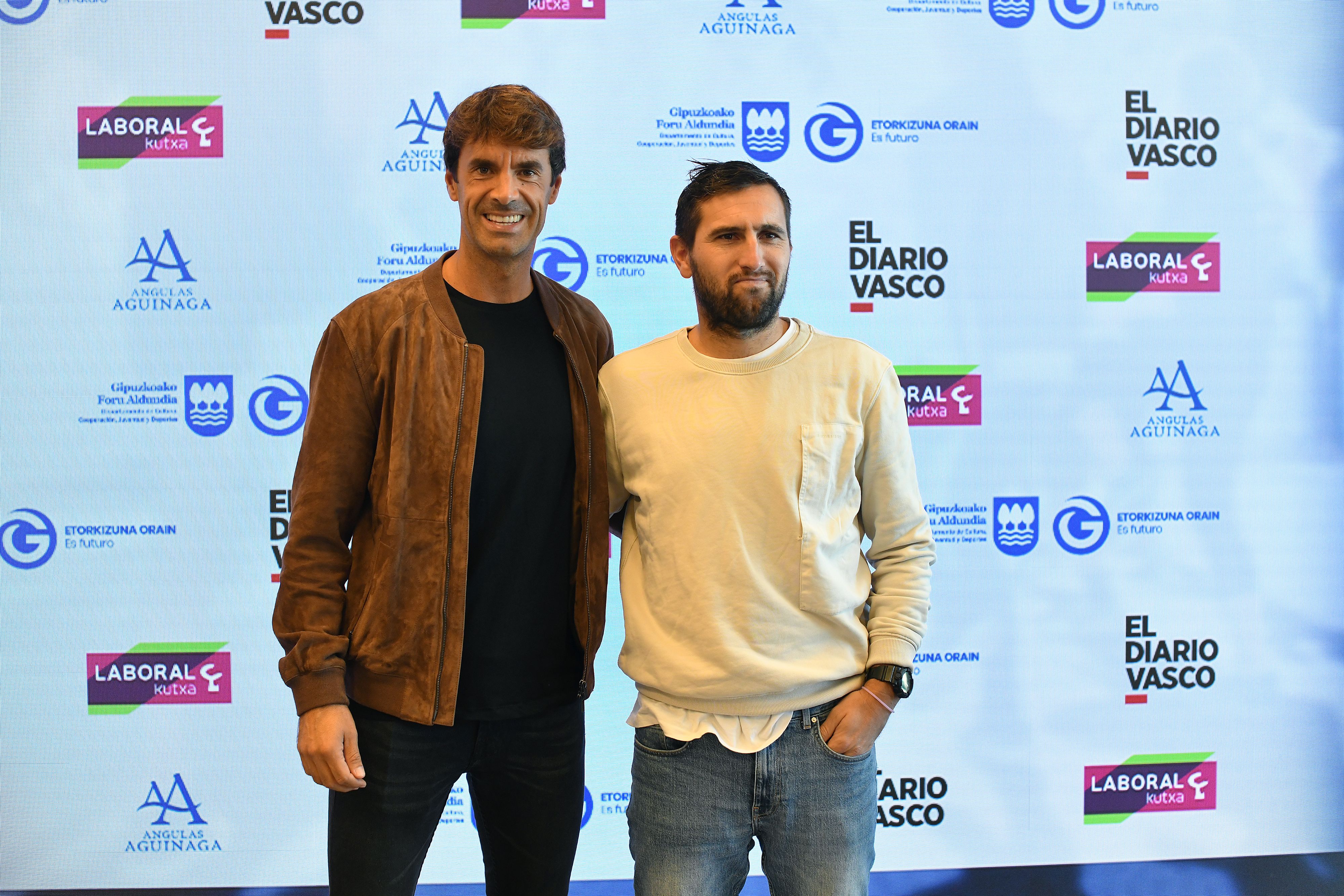 Los exjugadores de la Real Xabi Prieto y Juan Domínguez.