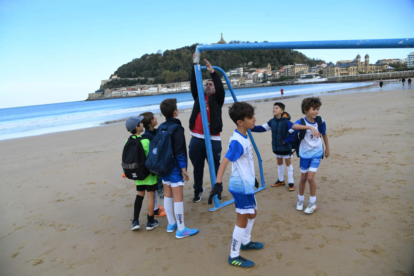 Fotos: Comienza la temporada de fútbol playero en Donostia