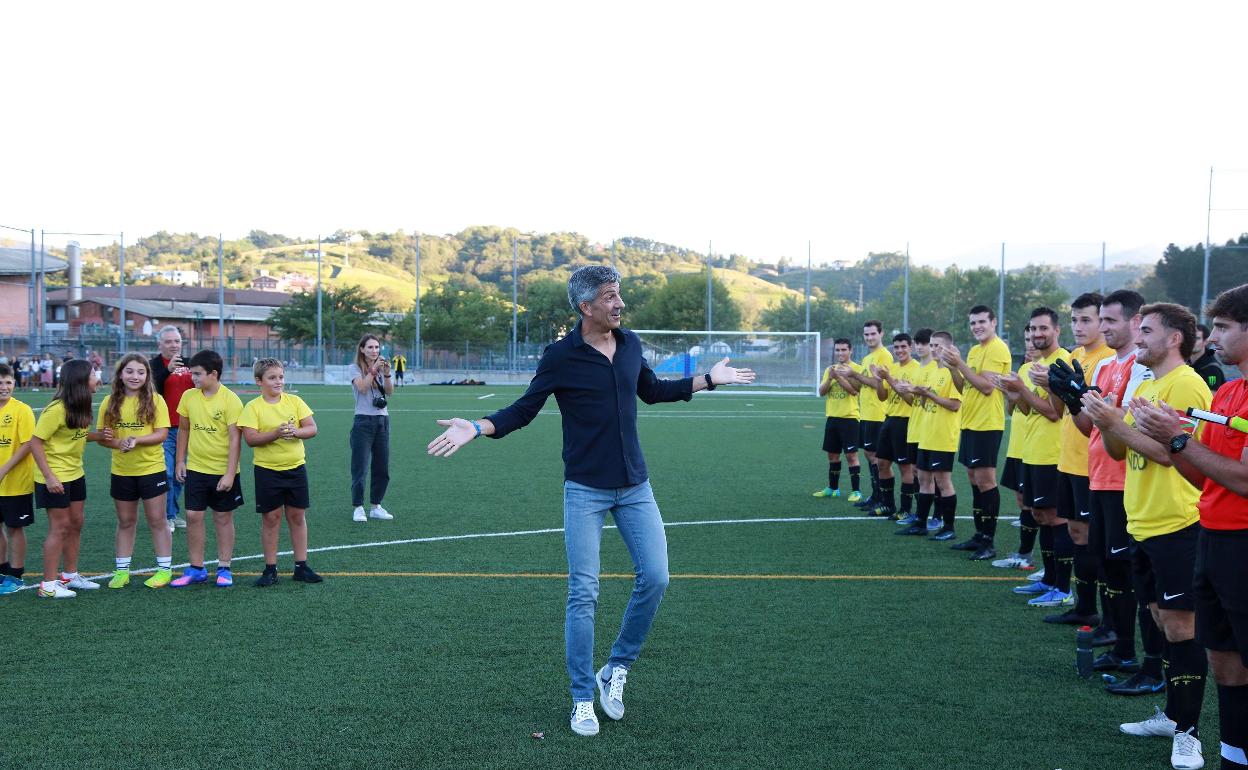 Imanol, en el homenaje que se le tributó en Orio.