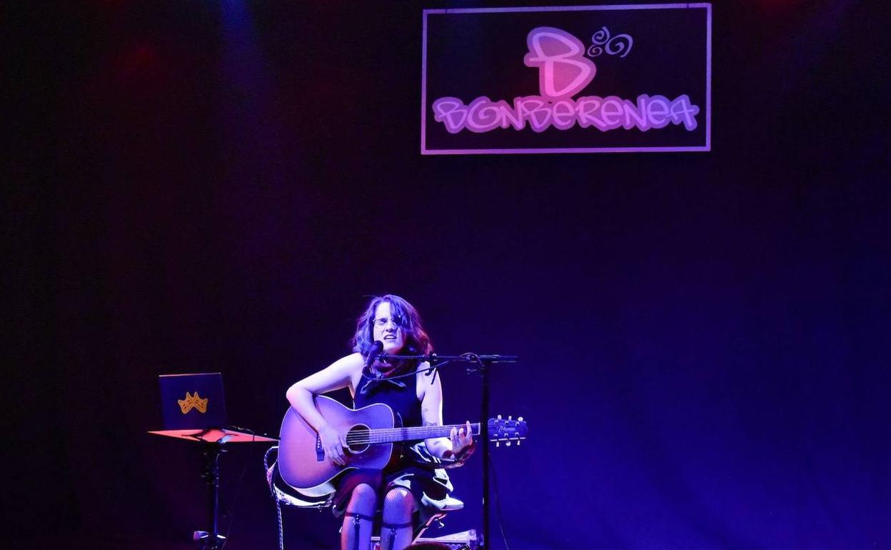 Eneritz Furyal izango da parte-hartzaileetako bat. Iazko argazkian, Bonberenean eskaini zuen kontzertu batean. 