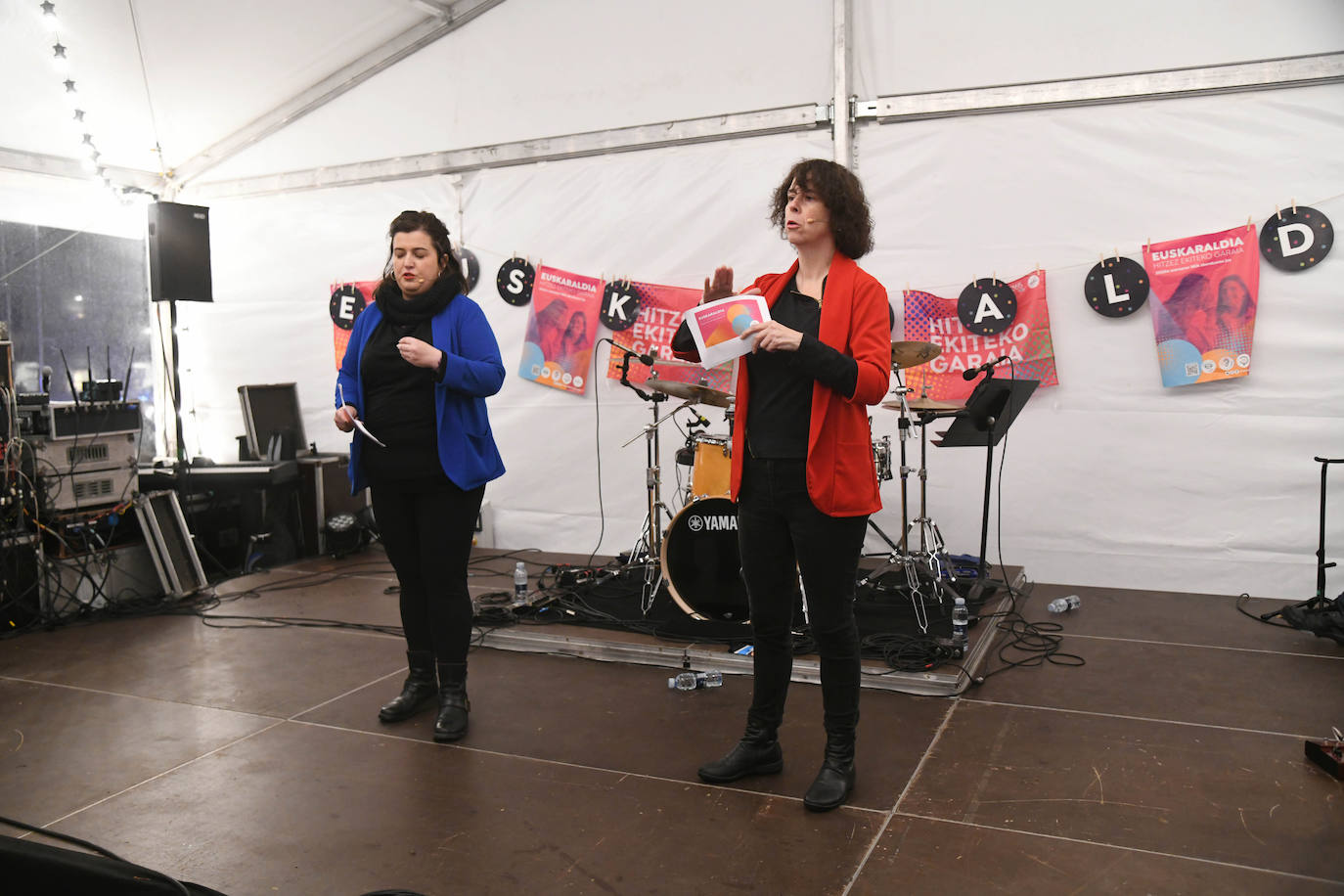 Fotos: Kaleetan hitzez ekiteko garaia hasi da Donostian