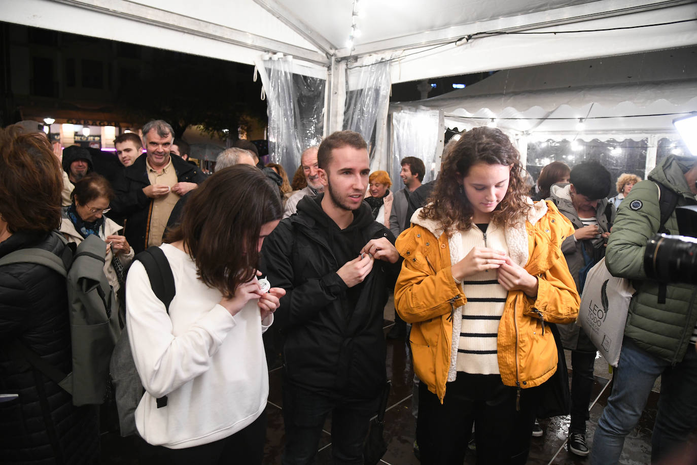 Fotos: Kaleetan hitzez ekiteko garaia hasi da Donostian