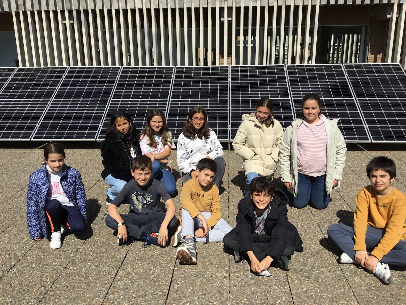 Las placas solares que se han colocado en el colegio 