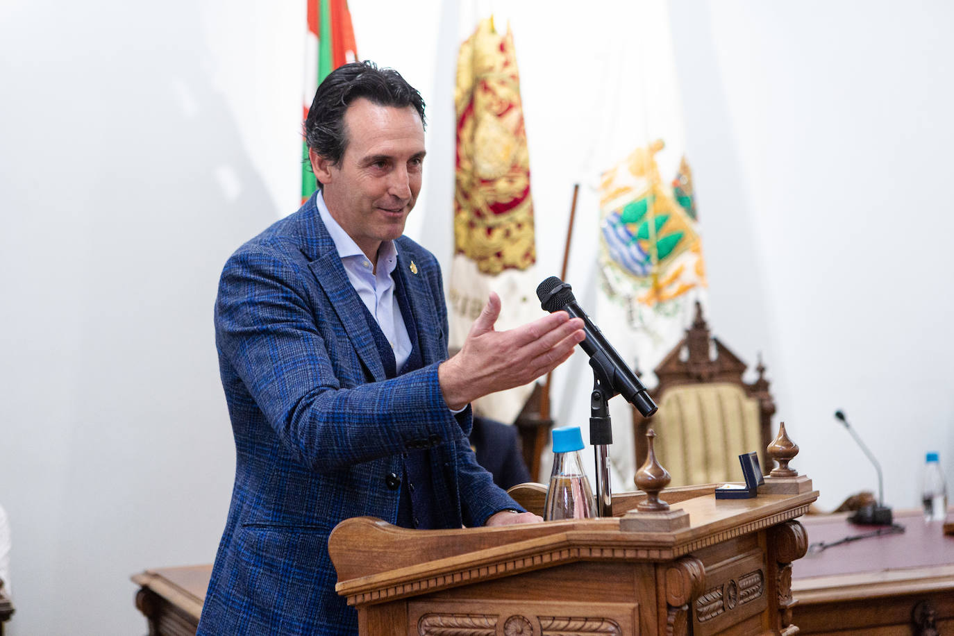 Fotos: Hondarribia entrega la insignia de oro a Unai Emery