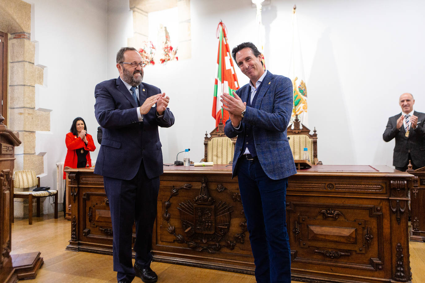 Fotos: Hondarribia entrega la insignia de oro a Unai Emery