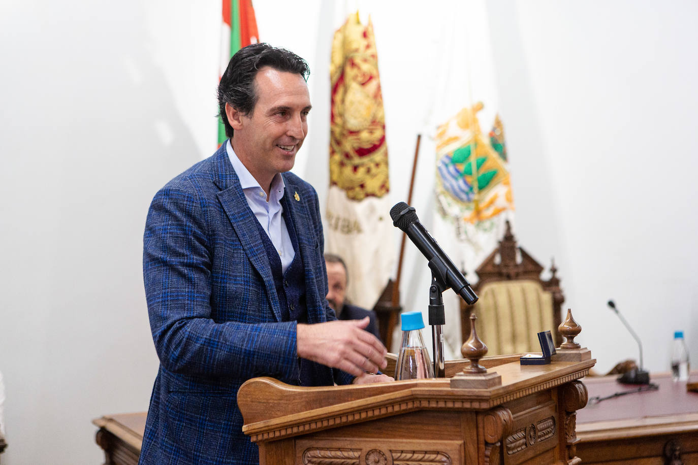 Fotos: Hondarribia entrega la insignia de oro a Unai Emery