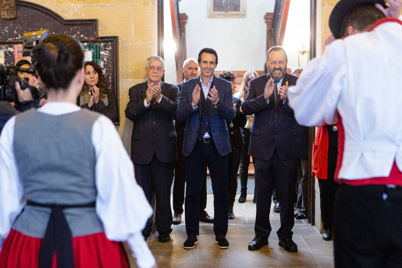 Fotos: Hondarribia entrega la insignia de oro a Unai Emery