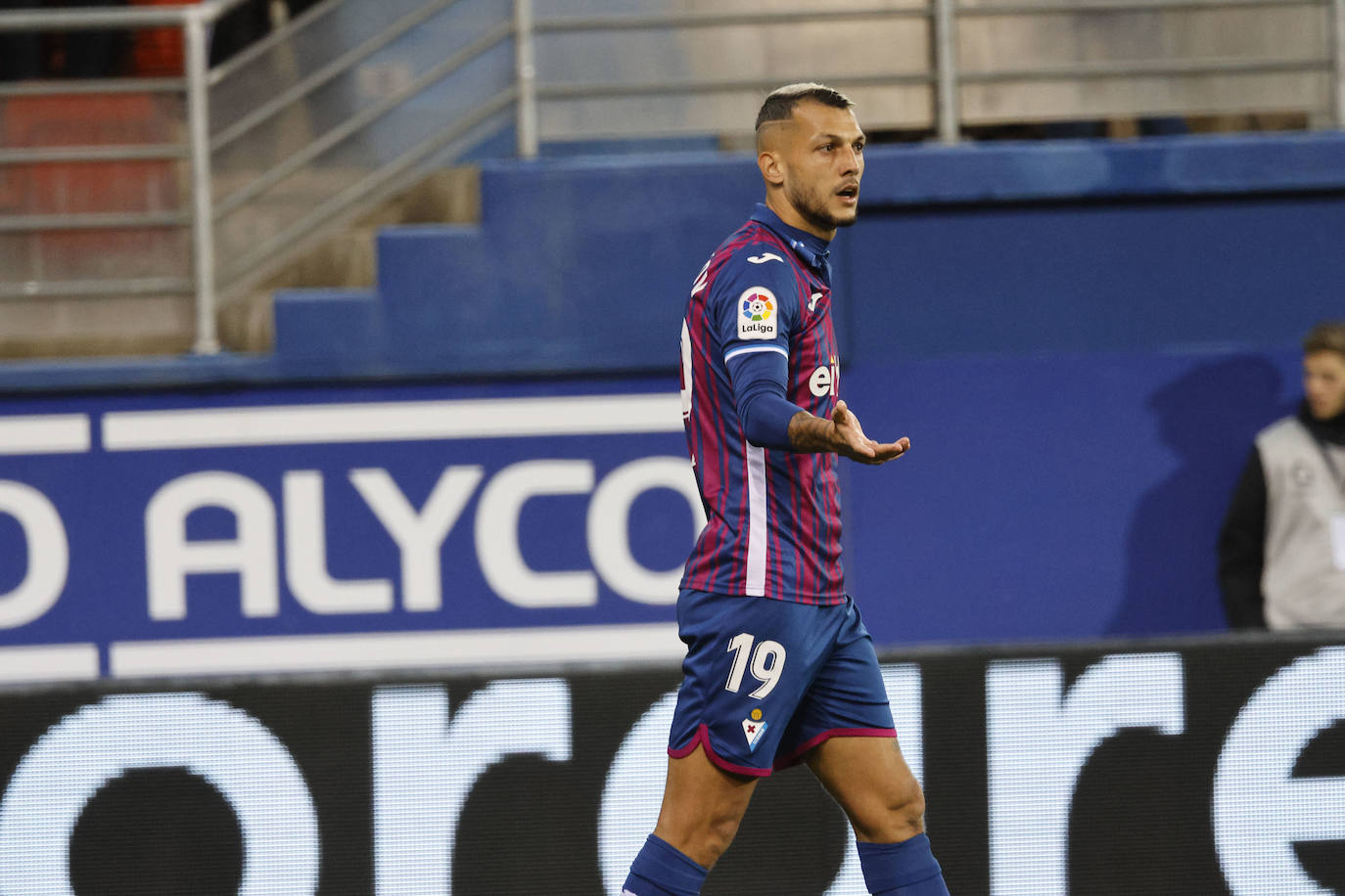 Fotos: Las mejores imágenes del Eibar-Alavés