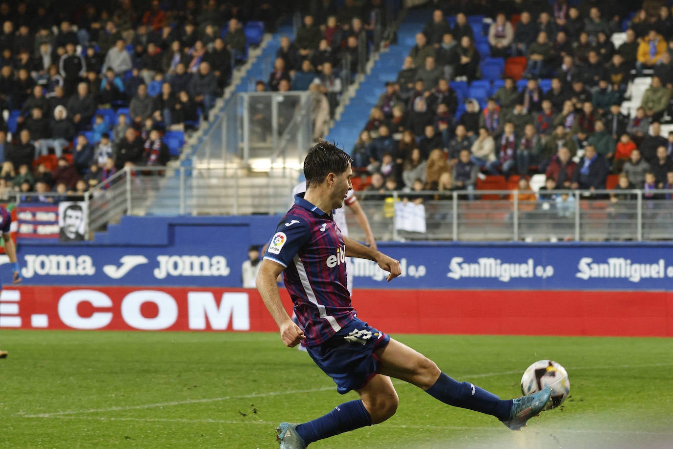 Fotos: Las mejores imágenes del Eibar-Alavés
