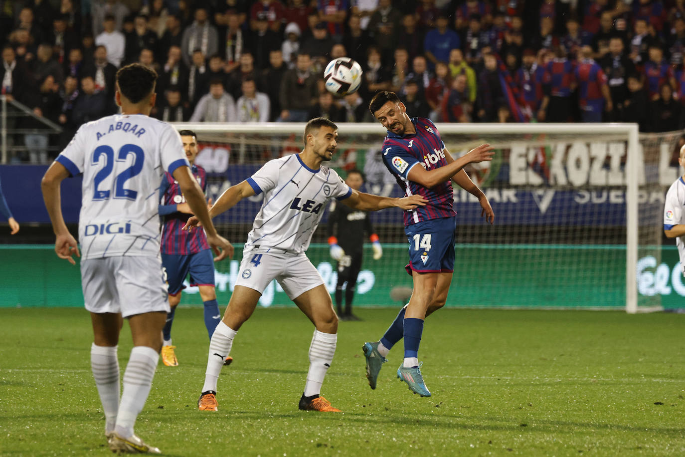 Fotos: Las mejores imágenes del Eibar-Alavés