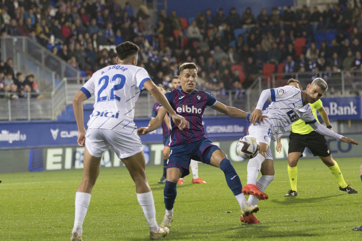 Fotos: Las mejores imágenes del Eibar-Alavés
