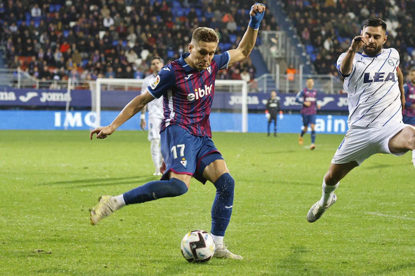 Fotos: Las mejores imágenes del Eibar-Alavés