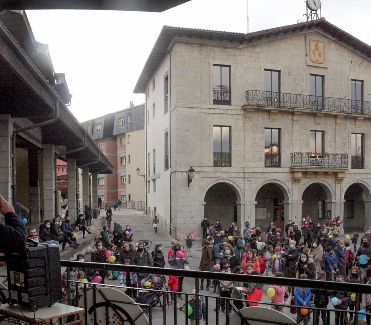 Hainbat ekintzekin ospatu zen pasa den urtean Euskaraldiaren bigarren edizioa Foru plazan. 