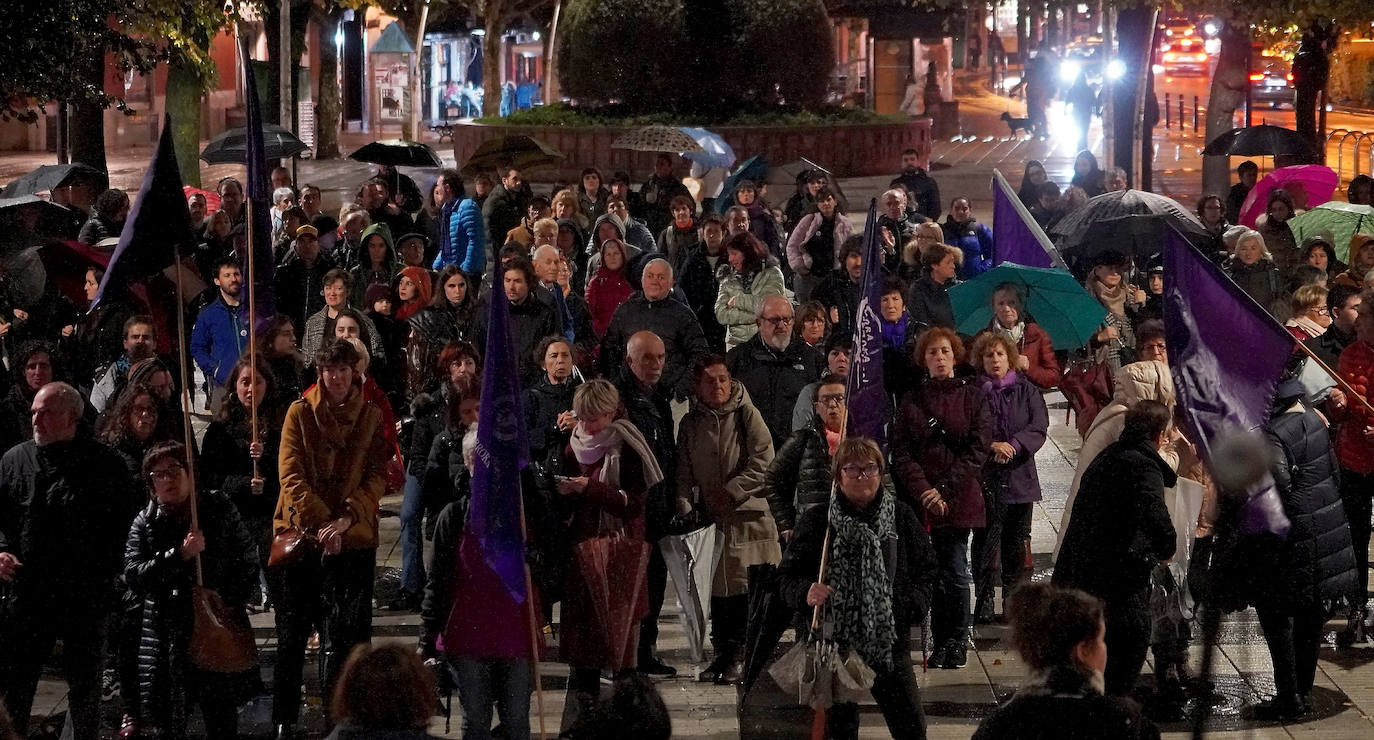 Concentración en Errenteria en la Alameda.