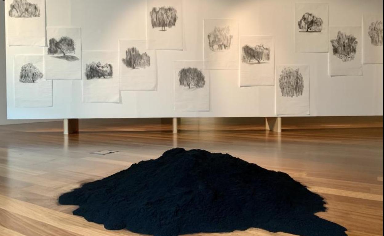 Exposición 'Alef' de Kimia Kamvari en el Museo San Telmo. 