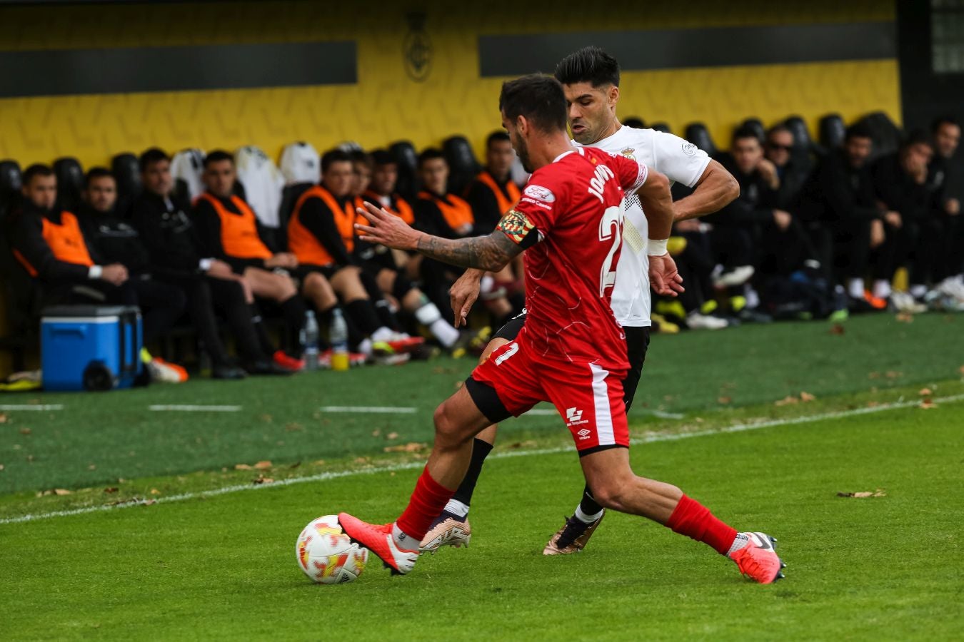El conjunto irundarra, que fue perdiendo 0-3, logró recortar distancias en la segunda mitad y estuvo cerca de salvar un punto. 