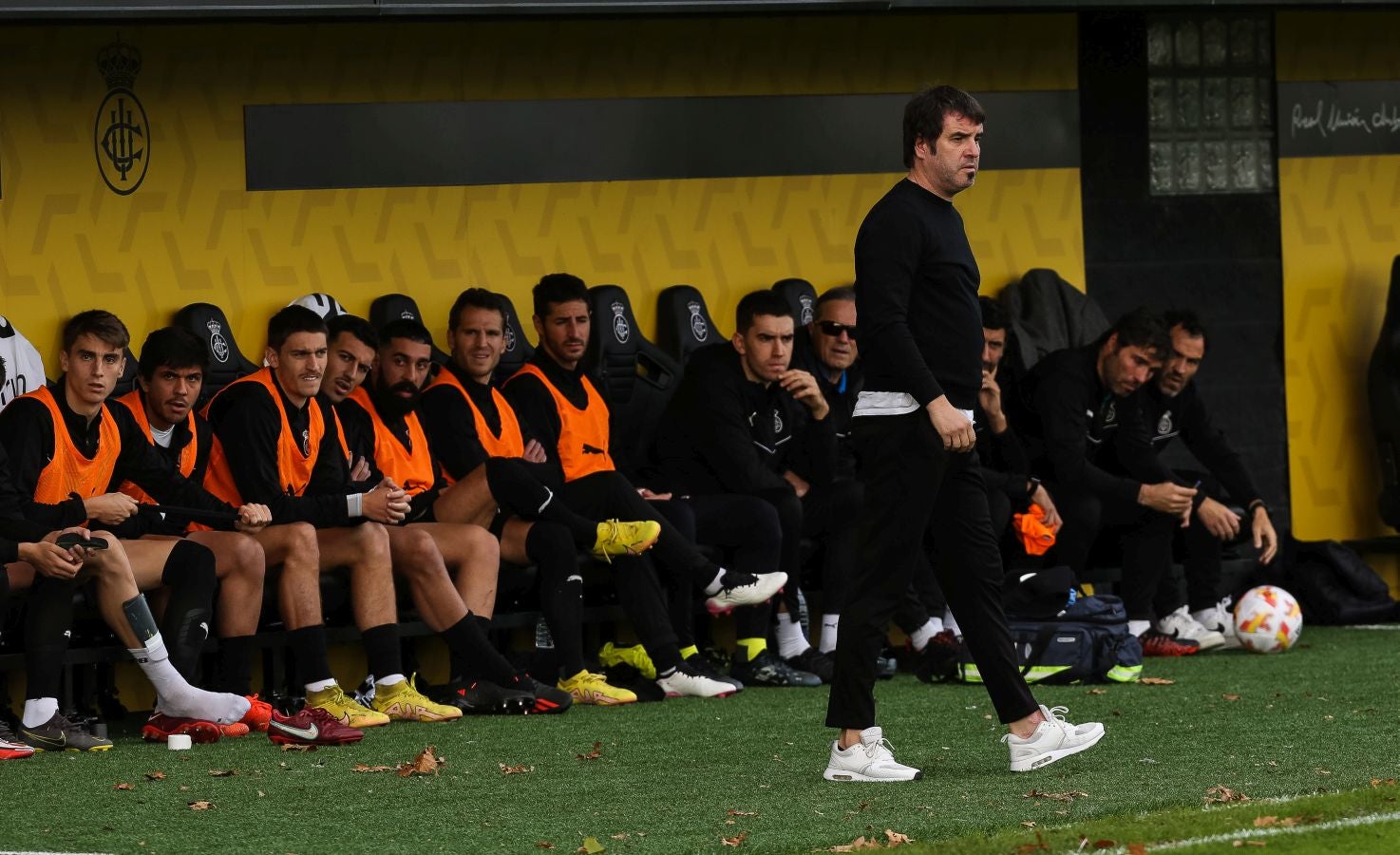 El conjunto irundarra, que fue perdiendo 0-3, logró recortar distancias en la segunda mitad y estuvo cerca de salvar un punto. 