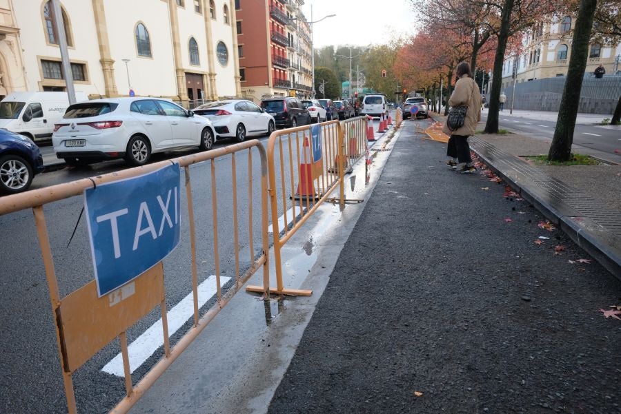 Fotos: Centenares de afectados por la suspensión de trenes entre Irun y Andoain