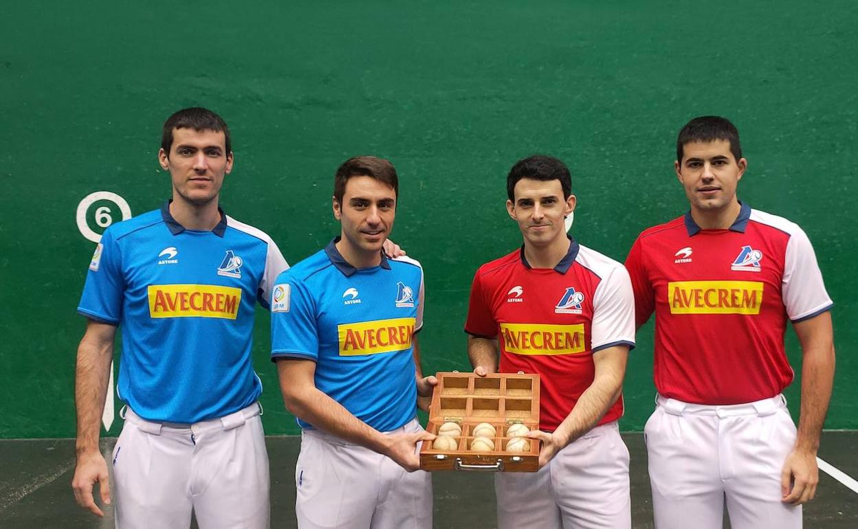 Rezusta, Peio Etxeberria, Altuna III y Tolosa, tras elegir material en el Beotibar. 