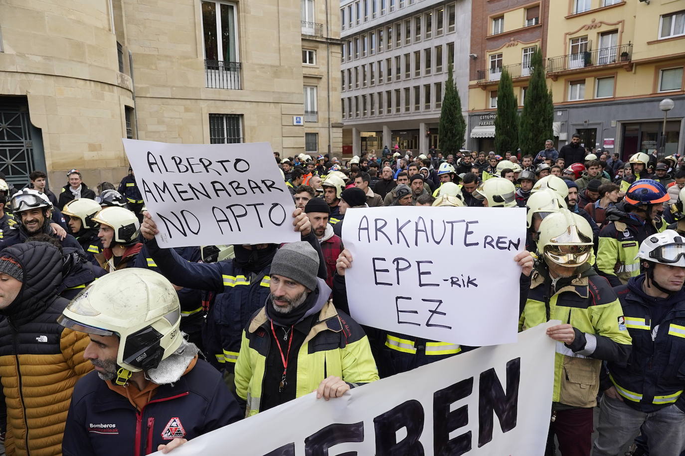 Fotos: Los bomberos vascos comienzan a movilizarse por «el desastre» de la OPE unificada