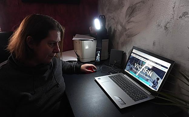 Jessica González: «Hay personas que han perdido su casa y familia por las criptomonedas»