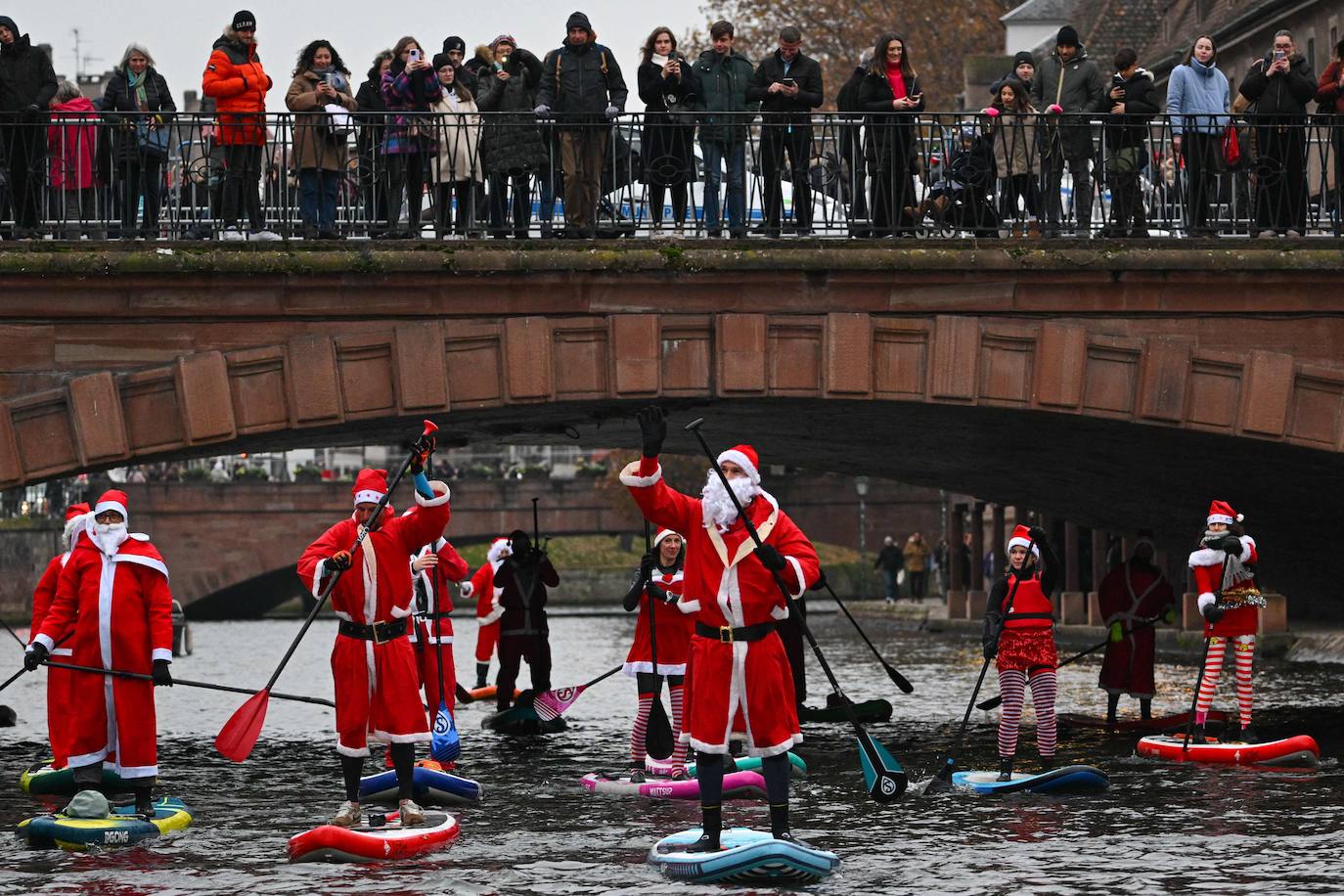 Fotos: Santa Claus asoma por medio mundo