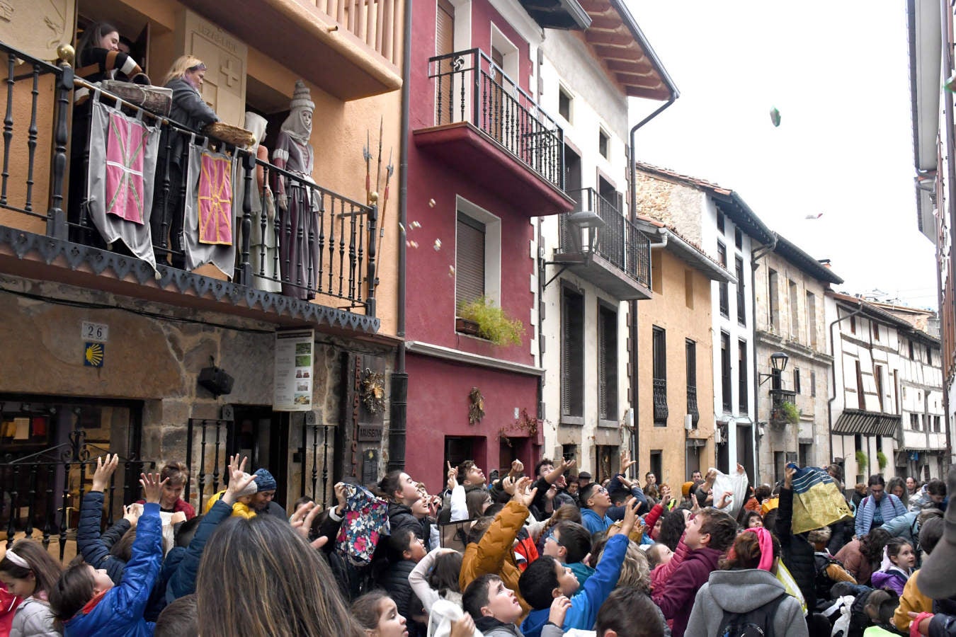 Fotos: Segurako kaleetan ibili da San Nikolas Txikia
