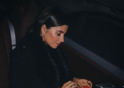 Imagen secundaria 1 - María G. de Jaime con looks de días y de noche.