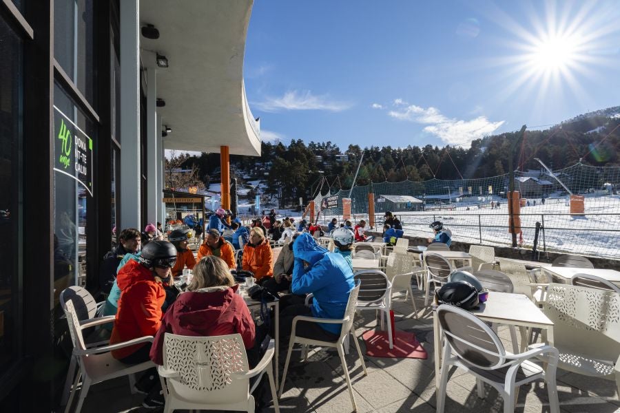 Fotos: El Pirineo inaugura la temporada de esquí