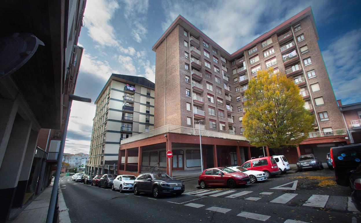 Bloque de viviendas en los que sucedió el incidente en la madrugada del lunes.