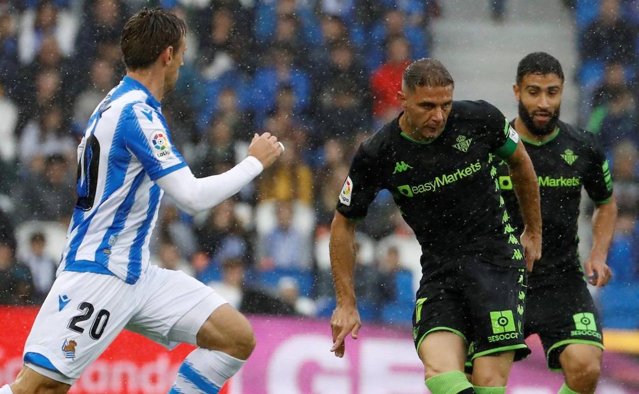 Joaquín Sánchez durante un encuentro ante la Real Sociedad en el Reale Arena.