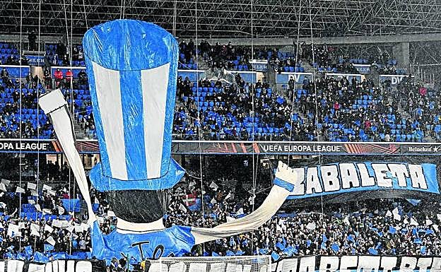 Homenaje a Aitor Zabaleta en el Reale Arena.