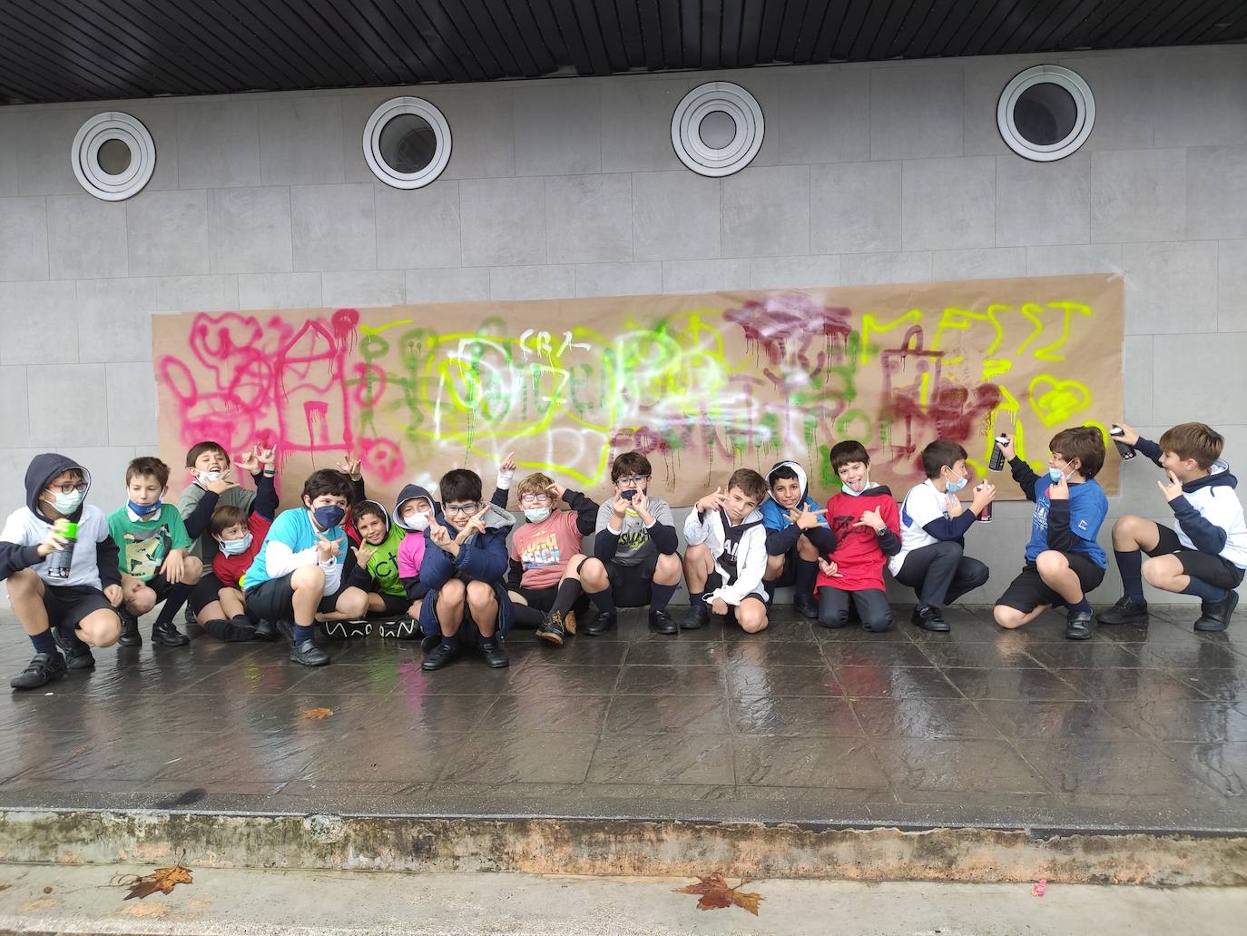 Eraingo ikasleek artearekin gozatzen dute