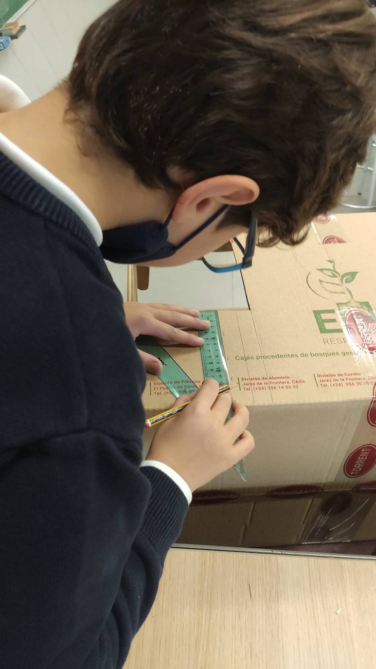 Eraingo ikasleek artearekin gozatzen dute