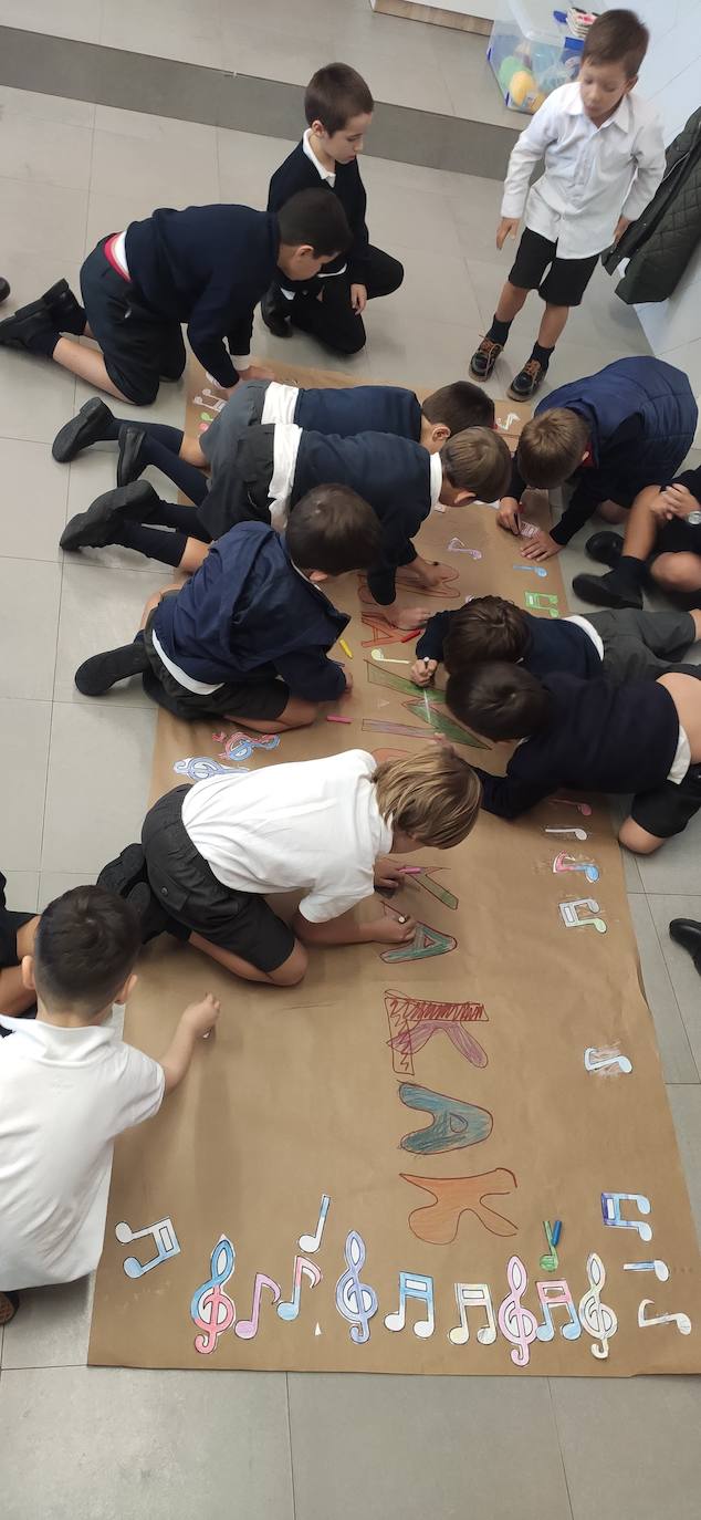 Eraingo ikasleek artearekin gozatzen dute