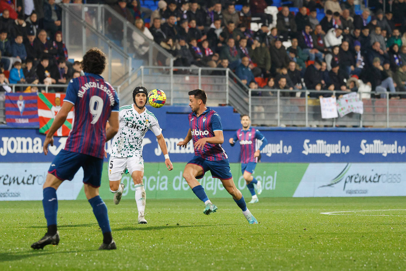 Fotos: Las mejores imágenes del Eibar-Oviedo