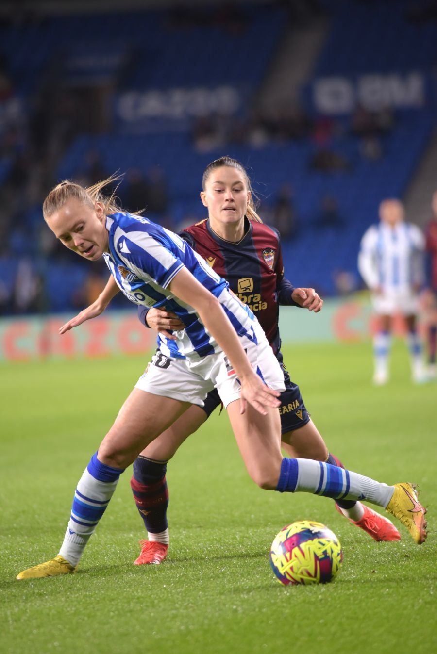 Fotos: La Real cae en casa ante un rival directo