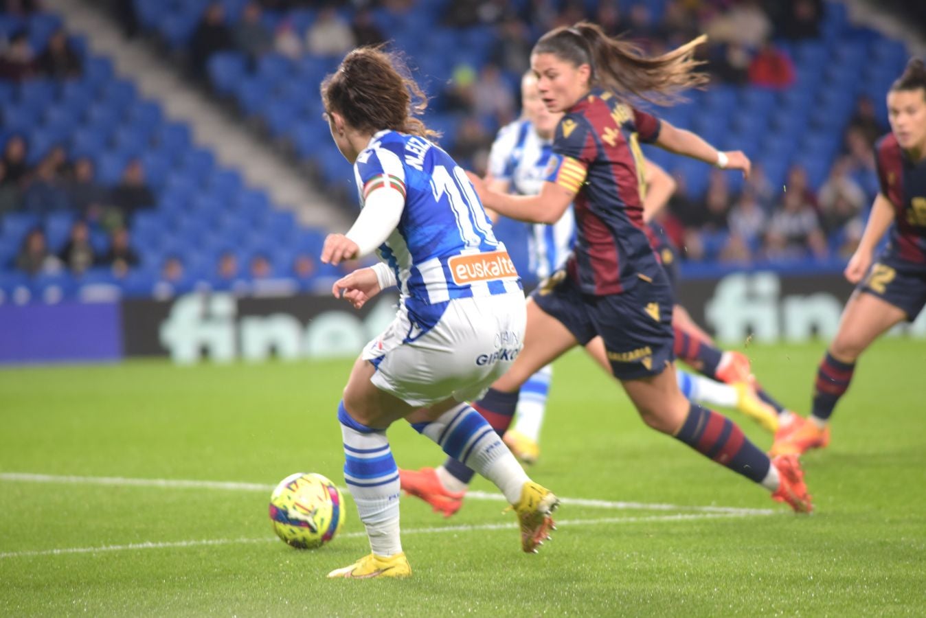 Fotos: La Real cae en casa ante un rival directo