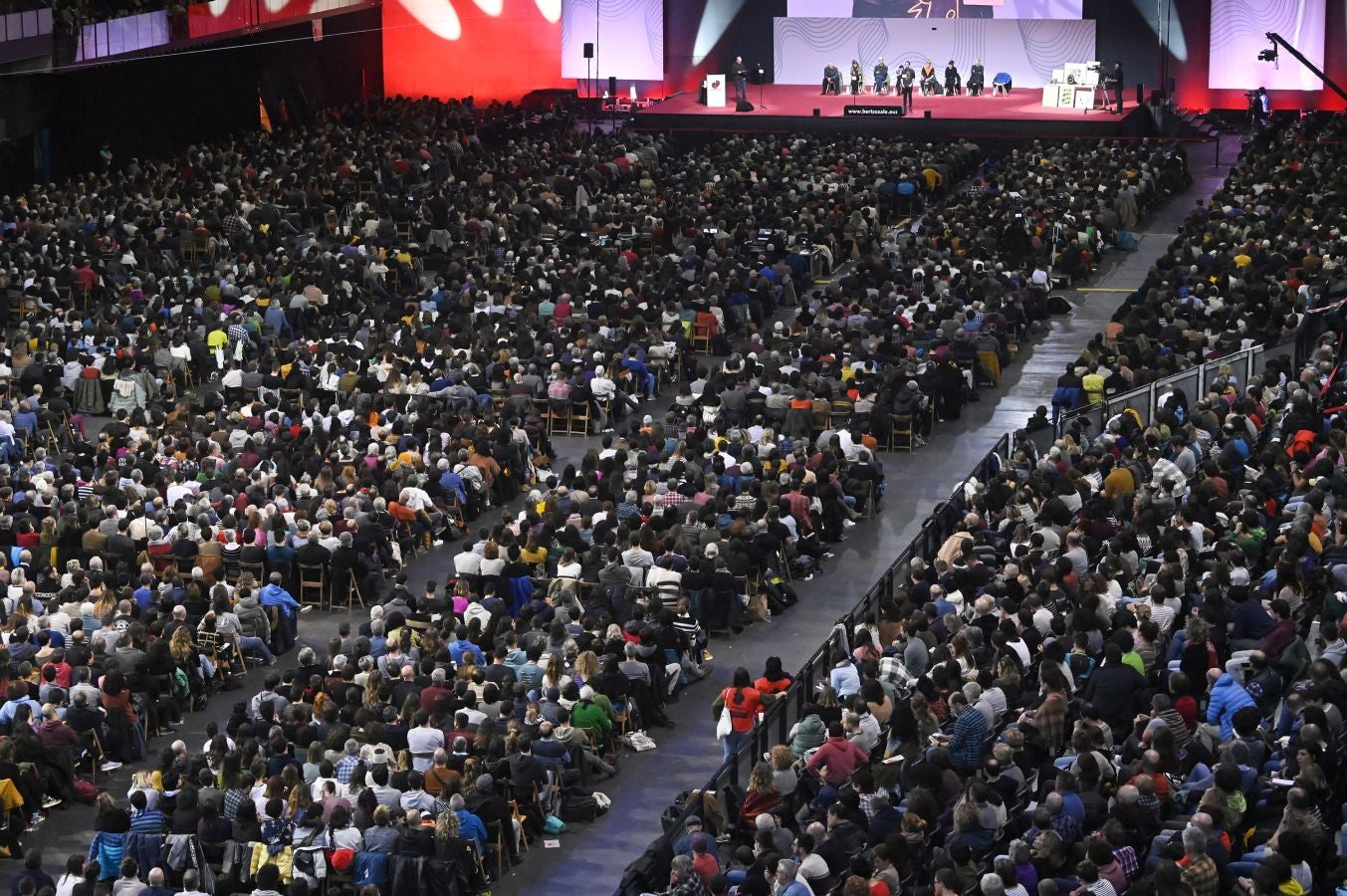 Fotos: Giro bikaina Nafarroa Arenan