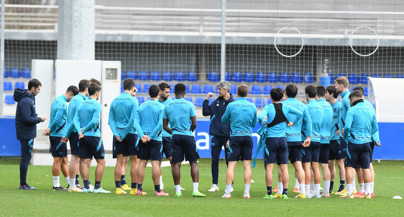 Fotos: Los realistas se ejercitan en Zubieta