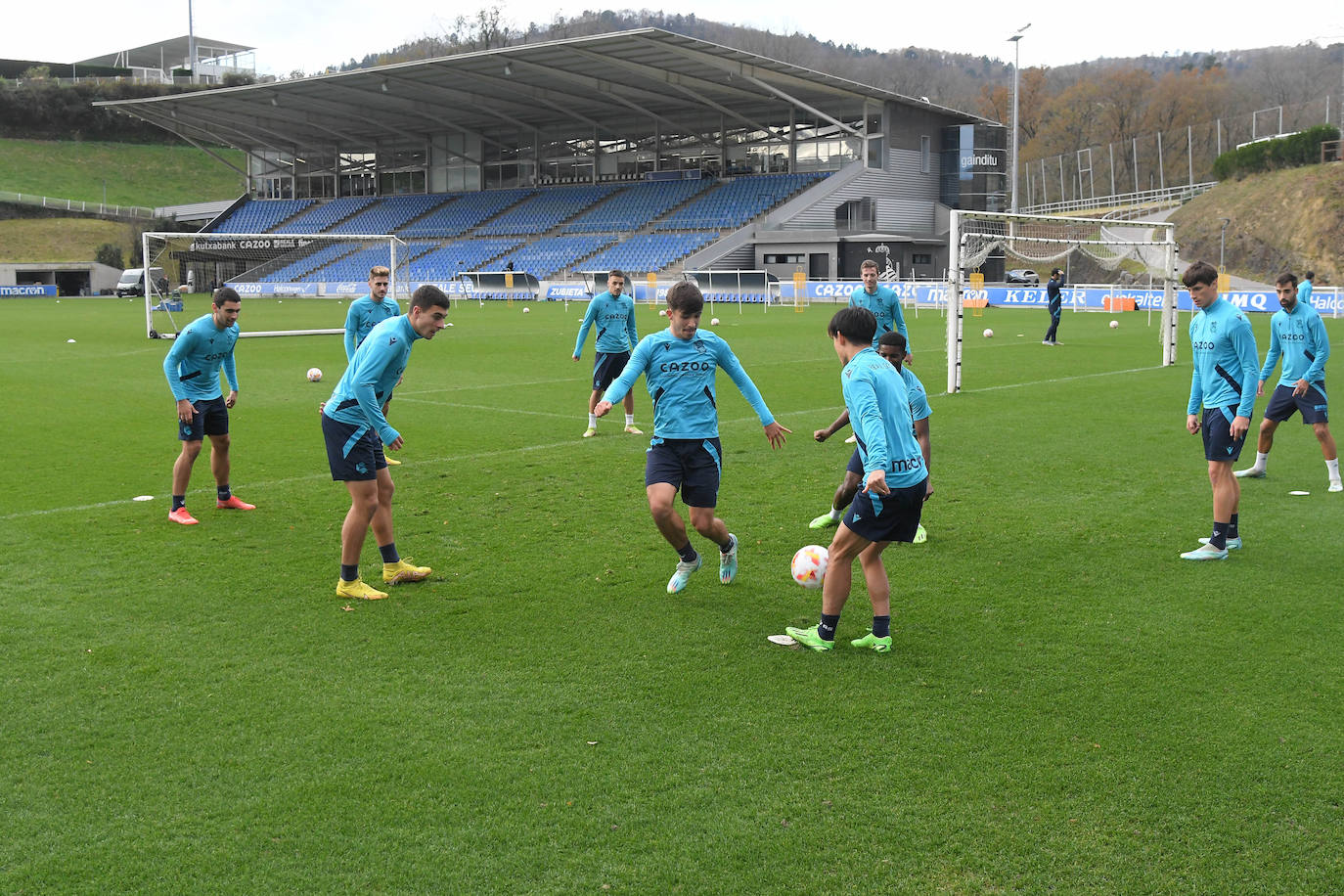 Fotos: Los realistas se ejercitan en Zubieta
