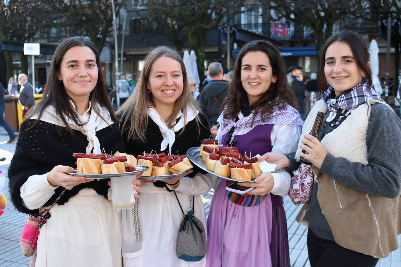 Fotos: Errenteria se vuelca con Santo Tomás