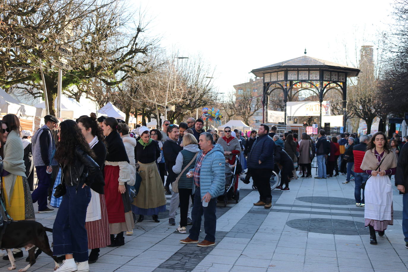 Fotos: Errenteria se vuelca con Santo Tomás