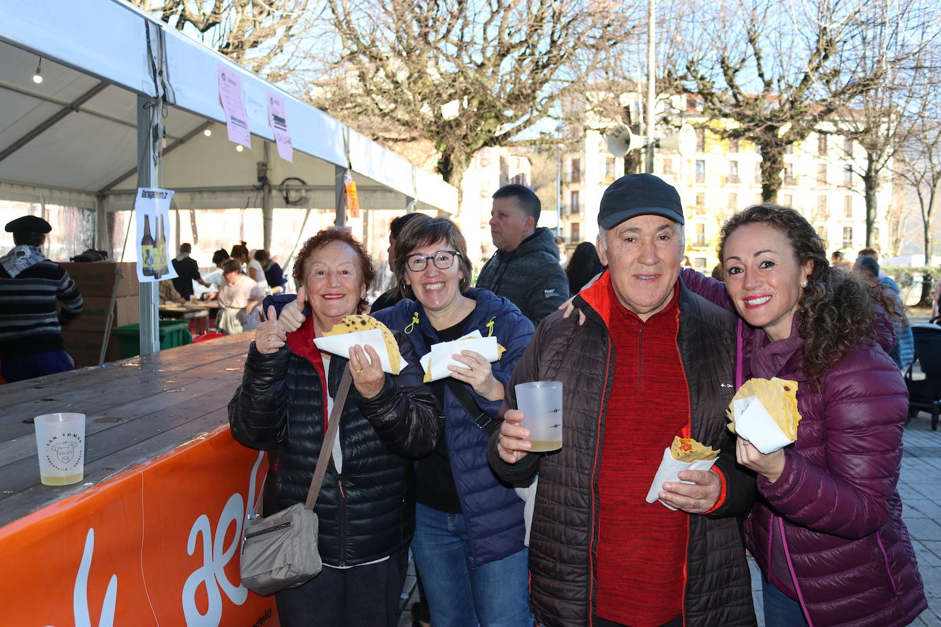 Fotos: Errenteria se vuelca con Santo Tomás