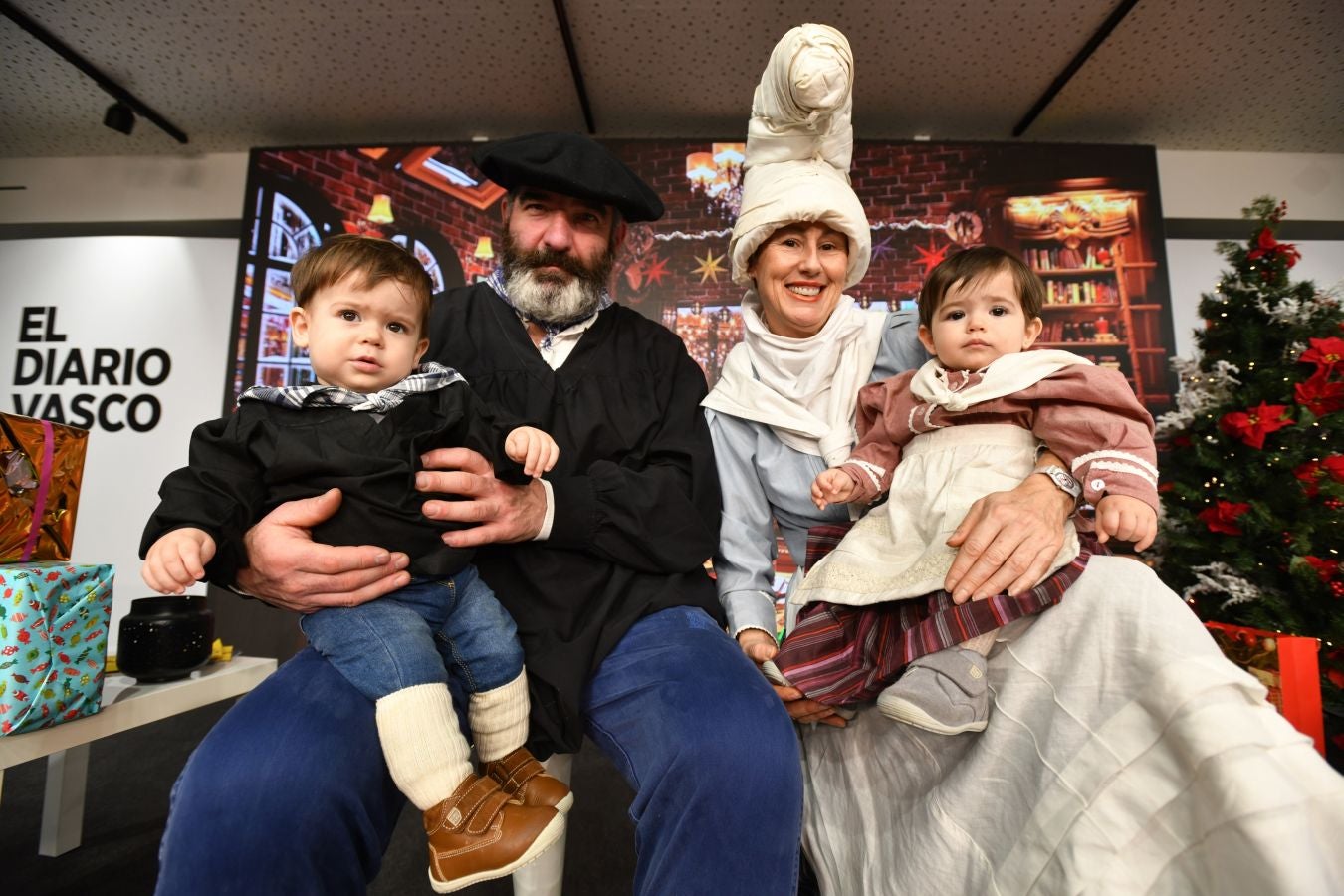 Fotos: Olentzero eta Mari Domingi, El Diario Vasco-n