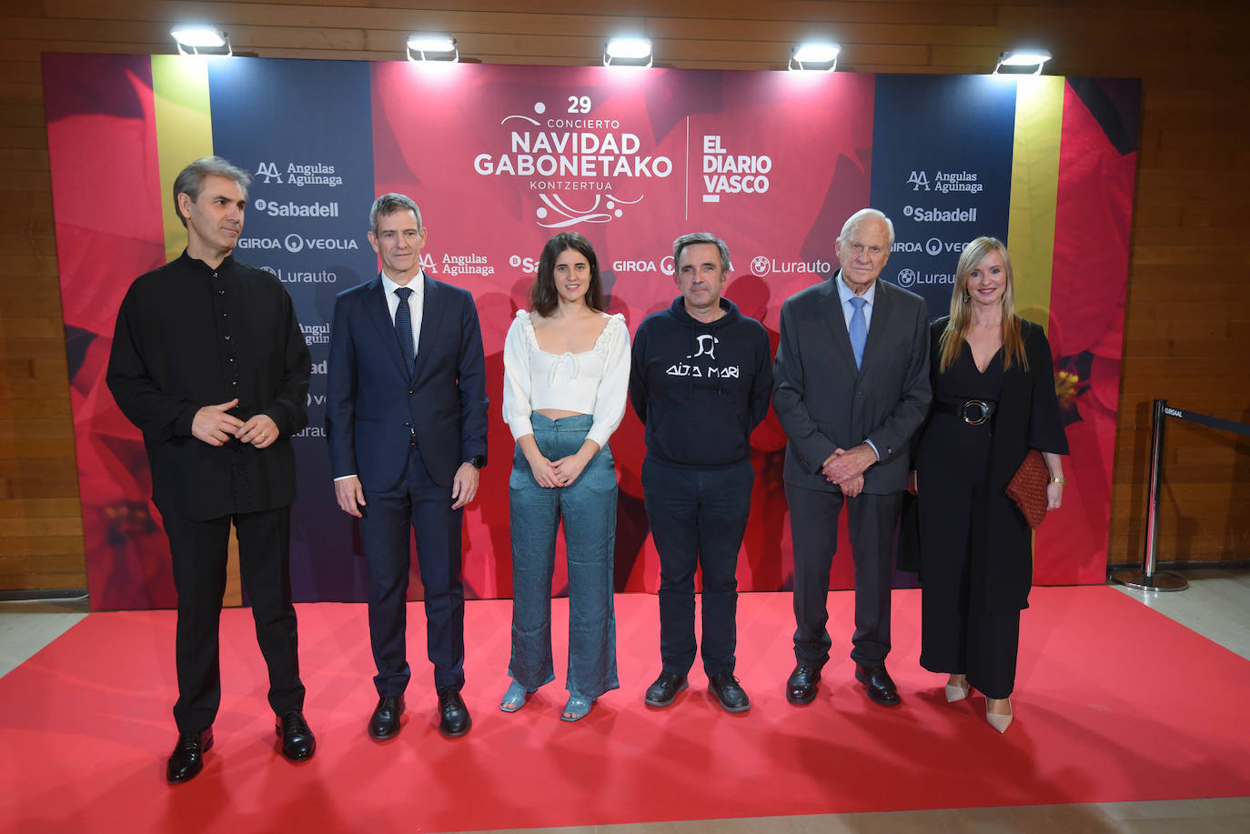 Los protagonistas de la actuación: Juanjo Ocón, Oriol Roch (Euskadiko Orkestra), Izaro Andres, Iñigo Mijangos (SMH), José María Echarri (Orfeón Donostiarra) e Isabel Cortadi (DV).