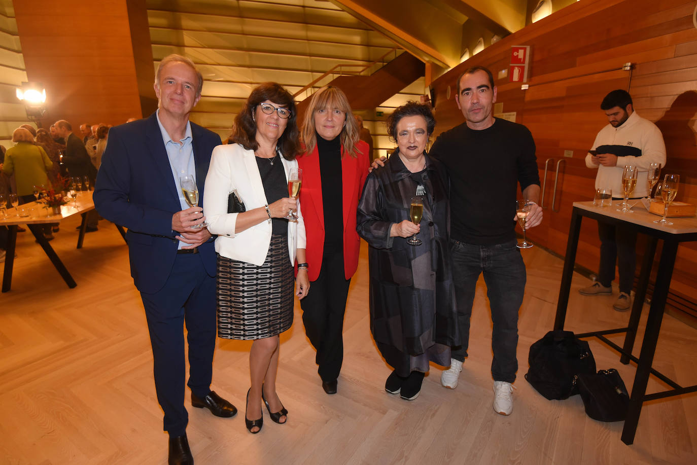 Ricardo González y Patricia Gonella (Spyro), Esther Irigaray (Aquarium), Arantxa Olaizola (Laboral Kutxa) y Xabier Lasaga Telletxea (Aquarium).