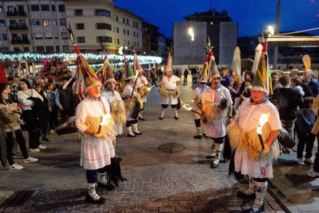 Fotos: Irun deja sus cartas a Olentzero