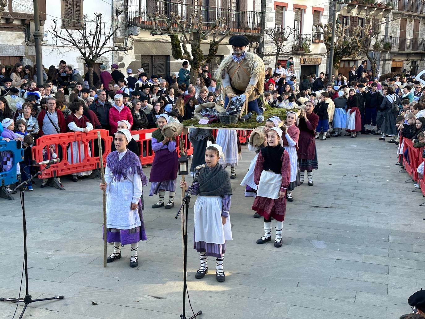 Fotos: Concurso de Olentzeros y nacimientos en Lesaka