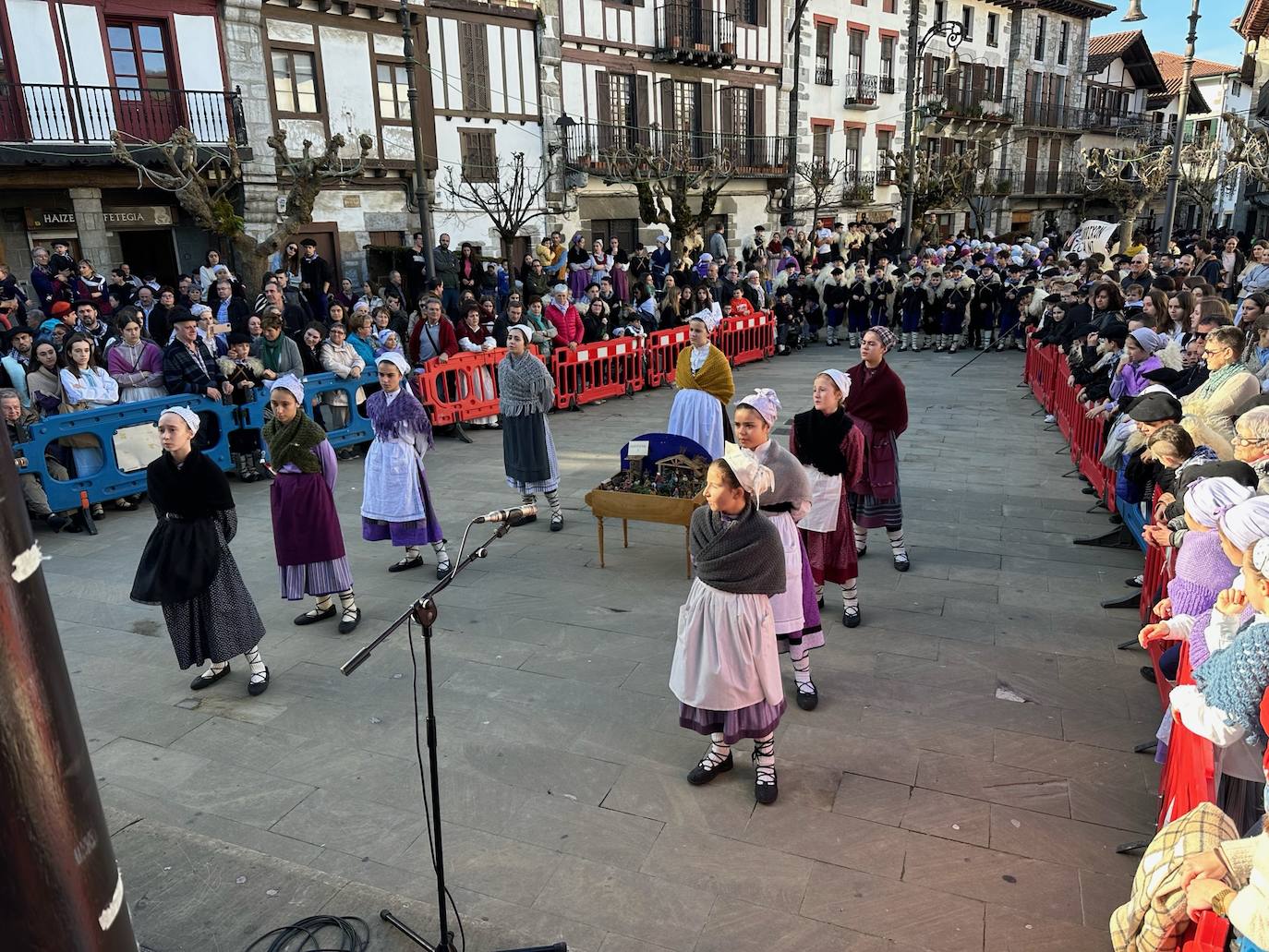 Fotos: Concurso de Olentzeros y nacimientos en Lesaka